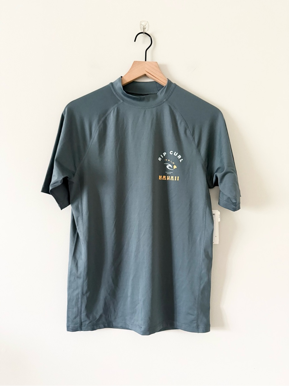 NWT Rip Curl Men's Short Sleeve Relaxed Fit Rash Guard Tee - Gray Size S